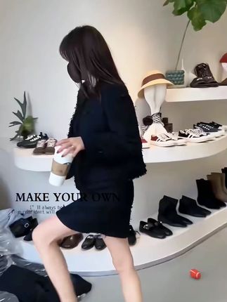 不如就承认一下,我们没有那样坚强,也不想那样刀枪不入,我们只是想被温暖地抱一下。#ootd分享 #高级感穿搭 #欧韩穿搭 #早秋姐感穿搭气质顶满 #穿出高级感 #每日穿搭 #谁穿谁好看系列   #早秋穿搭公式来了