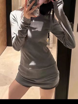 姐妹们,这个正肩收腰的百搭打底,上身效果太好看了吧#打底衫 #显瘦穿搭 #百搭打底衫