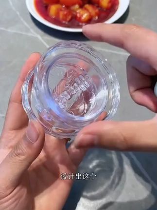 有了这个按压捻蒜盒压蒜泥器搅辣椒器真的太好用了 #捻蒜器 #按压捻蒜盒 #捻压蒜泥神器