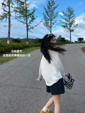 雪花棉宽松减龄卡通印花长袖T恤女慵懒风舒适休闲罩衫上衣日系#日系女装 #雪花棉T恤 #卡通印花 #宽松上衣 #减龄穿搭
