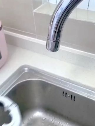 不伤手的扳手,要拧开水龙头起泡器清洗的,试试这个适用于多种水龙头的#起泡器扳手#厨房好物