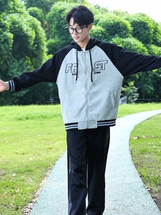 想让儿子帅气出街?这款适合青少年男生的秋季夹克外套肯定是宝妈们的菜!防风又舒适,轻松穿出阳光男孩范儿!#青少年外套#夹克外套#秋季外套男