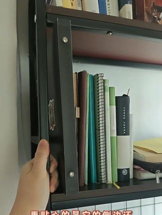 这个桌面置物架可以diy收纳, 让你的桌子更加整齐有序。它还有加宽的纵深设计,能有效防止物品意外掉落。更贴心的是它的侧边还装有护栏,再也不用担心书籍侧倒了。底部有加固横杆,承重更稳定。价格便宜,质量好。快点击下方链接把它带回家吧!工厂直销生产厂家批发#桌上置物架 #桌上置物架书架 #桌上置物架多层 #网格书架 #桌上收纳架