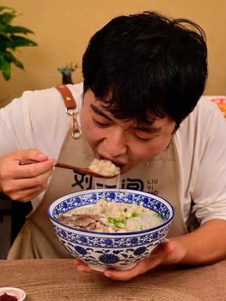 老外来了西安都得排队吃的羊肉泡馍,现在在家就能吃到!!!拍一发五送糖蒜辣酱#羊肉泡馍