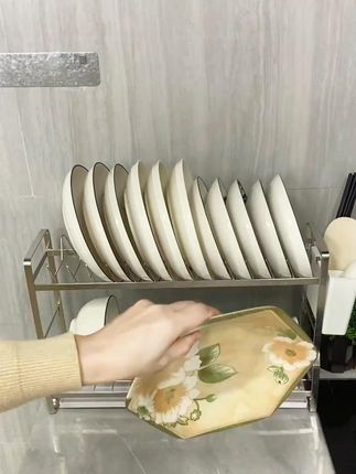 双层碗碟架的好处就是,既解决了碗碟的收纳沥水问题,又不占台面位置,利用竖向空间收纳,非常适合厨房比较小的朋友 #不锈钢 #沥水碗架 #碗碟沥水架 #双层沥水碗碟架