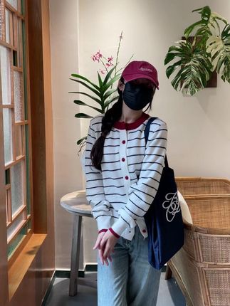 跟秋天适配度很高特别日常好看又很舒服慵懒的针织开衫~ #韩系穿搭 #慵懒风穿搭#我是又甜又酷的流光系少女 #通勤穿搭万能配色公式