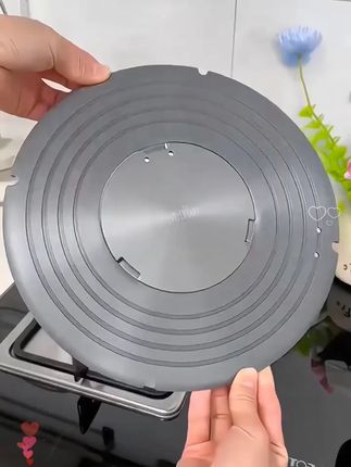这种中间能打开的导热板太实用了,火苗不会被压住,火变大了还不怕烧黑锅边,无论大小锅都很稳当#导热板 #厨房好物精选 #好物推荐🔥 #厨房必备神器
