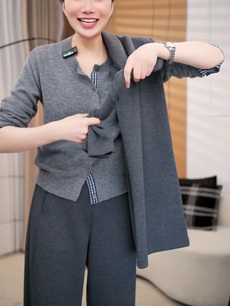 抗皱性特别好的醋酸羊毛裤姐姐们你们见过嘛?#面料柔软舒适保暖 #高腰窄版直筒裤 #百搭裤子 #源头实力厂家