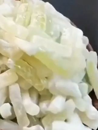 蔬菜逆袭!这零食让00后疯抢,#超便宜超划算 #冬瓜糖##好吃不贵经济实惠 #冬瓜条零食