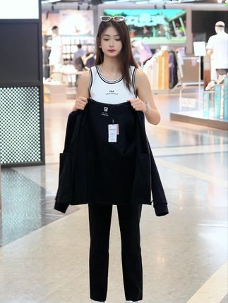 一件好衣服,是穿在身上的自信 #FILA #早秋新款 #斐乐吉林女装 #早秋穿搭 #今天穿什么