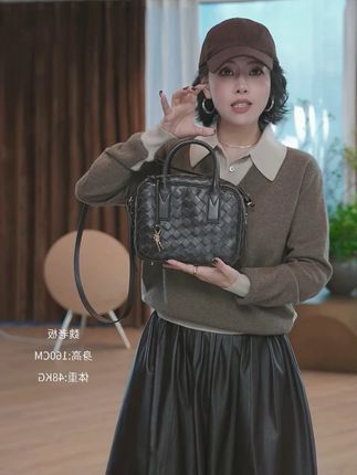 W.Diva【手艺】里外羊皮复古方盒子单肩斜挎编织手提包#魏老板私服 #百搭包包 #通勤搭配 #手提包 #单肩斜挎包