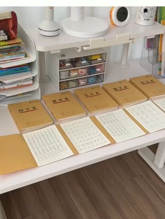 田字格本小学生作业本统一标准语文数学练习本方格本开学必备X#作业本 #作业本推荐 #学生作业本 #田字格本 #方格本