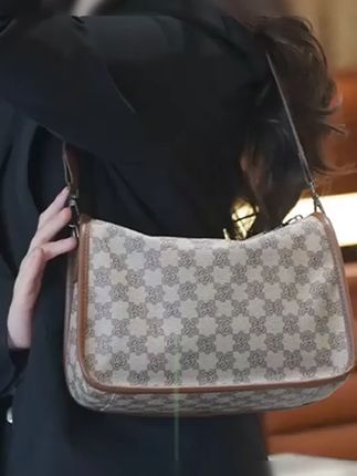 迪兰奇包包女款爆款2025新款通勤女包斜挎包大容量百搭潮流便携包 #斜挎包 #便携包 #迪兰 #通勤