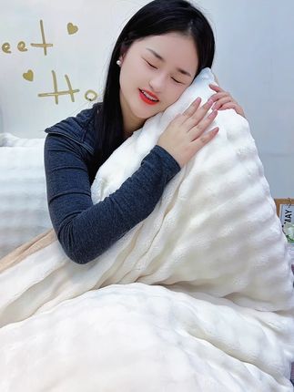 想到这么保暖舒适的四件套居然只要几十块 厂家直销的就是实惠 #床上用品 #源头工厂 #兔绒四件套