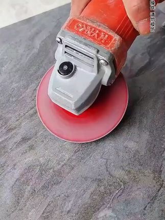 瓷砖切割难题破解,干切不崩瓷就靠它,既能切割也能打磨,锋利耐用,#瓦工 #贴砖 #切割片 #五金工具 #好物分享