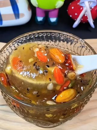 奇亚籽坚果藕粉,用开水一冲一泡,就是一碗美味的早餐,饱腹感满满!简单又好吃!#来一碗热乎乎的藕粉 #坚果藕粉 #早餐吃什么 #软糯香甜 #代餐