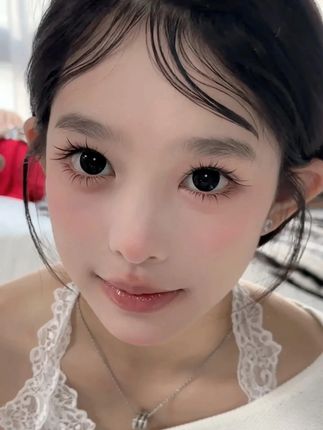 不愧是断货王!!! 懒懒猫咪上睫毛+小猫须下睫毛,上眼真的巨甜,无辜小猫既视感!! #假睫毛 #眼妆 #睫毛精 #人人都是睫毛精