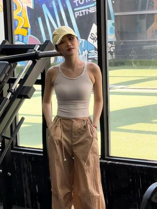 双 C 挖肩绝了👏设计感满满,贴合又不紧绷,加高侧翼收副乳,健身出游都好看~#健身穿搭 #运动休闲#美背