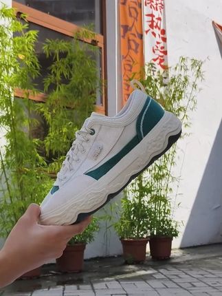 斐乐男士岩石鞋来袭,潮流穿搭必备,百搭配色随心,软弹舒适 #软底软面 #显高显瘦 #百搭鞋子