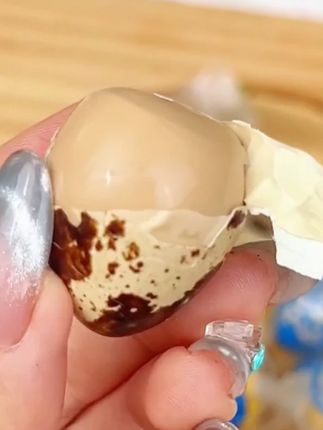吃蛋还得是流沙的,#鹌鹑蛋 满足你一口爆浆留香的快乐~#零食推荐 #好吃到停不下来
