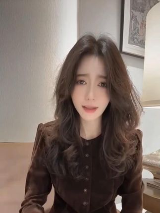 秋冬必备!气质女款丝绒上衣,复古百搭超显瘦 #秋冬女上衣 #复古法式风格 #显瘦女上衣 #法式女上衣 #时尚百搭服饰