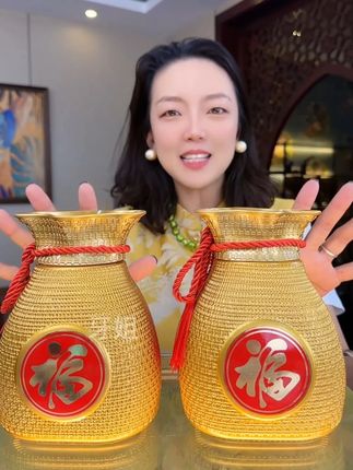 杏花村金福袋收藏酒礼盒 到手两大瓶,每一瓶600毫升的大容量,两瓶加起来1200毫升2斤4两,53度黄金度数,送人送礼,收藏摆柜都特别合适 #杏花村 #清香型白酒 #白酒 #纯粮酿造 #好酒推荐