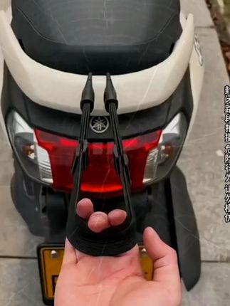 骑电动车、摩托车的,配上这样一条弹力绑带就方便多了,双挂钩,弹力好,捆绑结实稳固,包邮!