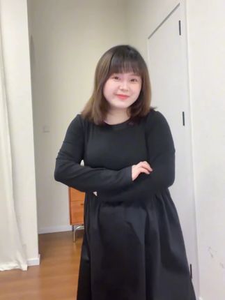 不会以为我只有这一个样子吧#大码女装120斤到220斤 #显瘦穿搭 #气质这一块拿捏死死的 #连衣裙
