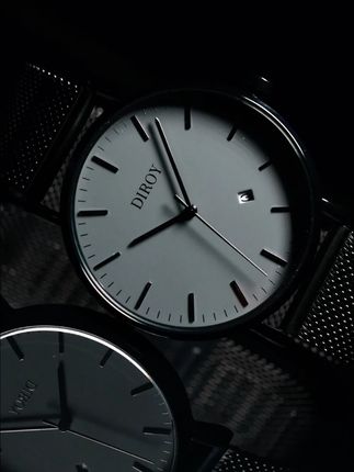 大家觉得多少月薪才能戴的起这块手表? #男士腕表 #手表 #高级感 #男人的玩具