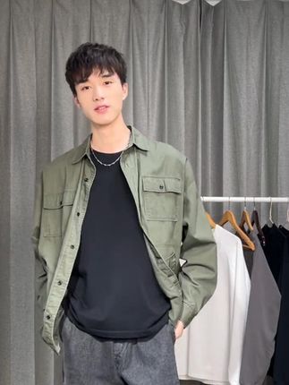 挺括质感hold住各种场合#男生穿搭#宽松版型#白t#会穿搭的男生有多加分#长袖t恤