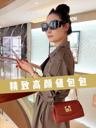 出去玩被路人追问的一只高级显气质的枕头包,你找到了吗? #包包分享 #女包 #斜挎包 #秋冬新款 #百搭包包