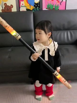 这个金箍棒连我家小女儿都非常喜欢#伸缩金箍棒 #金箍棒 #儿童玩具