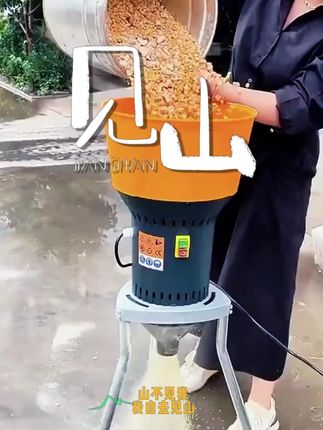 新型养殖专用玉米粉碎机,专打玉米颗粒细,适配鸡鸭鹅牛羊猪螃蟹喂食,粉碎省心又高效!#专用玉米粉碎机 #专打玉米颗粒细 #粉碎省心又高效
