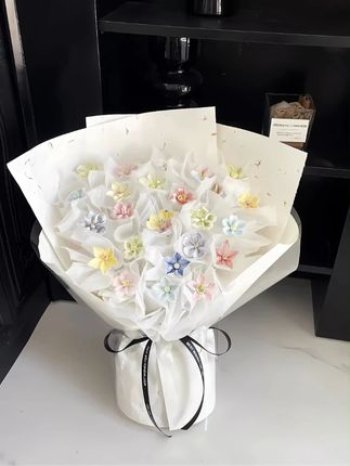 “有人说 当真爱出现的时候整个世界的时间就会暂停下来” #花束 #陶瓷花束 #这才是女朋友想收到的花 #小众花束 #好看的花一定要分享给你