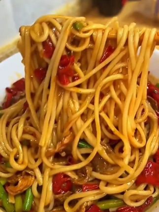 新疆拉条子,筯道爽滑好吃#好吃到停不下来 #新疆美食 #新疆拉条子
