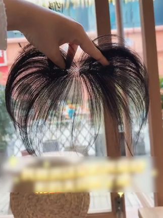 扁塌油头秒变蓬松?这款刘海假发片 yyds! 头发扁塌、油头不敢见人?这款刘海假发片,轻盈透气,瞬间营造蓬松感,让你轻松逆袭!#假发 #刘海假发片 #八字刘海假发 #假发片 #八字刘海假发片