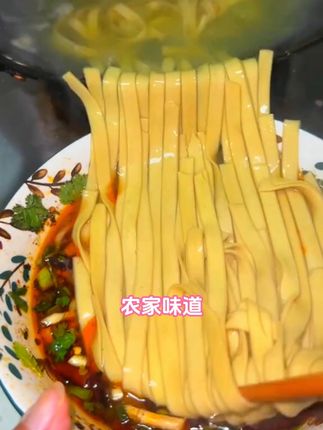 高寒山区荞麦制作的面条,口感劲道爽滑,粗粮美食,不管汤面拌面 还是下火锅,随便咋做都好吃#荞麦面 #荞麦面条 #粗粮 #粗粮细作 #粗粮主食