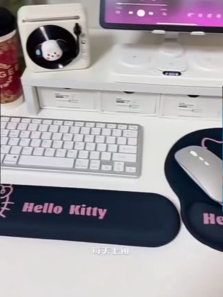 玩游戏手滑?这款#电竞鼠标垫 帮你稳住胜利! 这款#鼠标垫 真的太好用了!不仅颜值高,而且手感也特别棒!#好物推荐🔥 #鼠标垫推荐 #可爱鼠标垫
