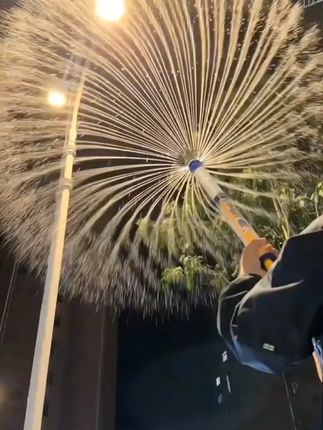 【5·9/2个】烟花抽拉式水枪氛围感拍照道具玩具情侣路灯下浪漫喷水