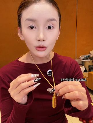 #藏族姑娘 #黄财神 #吊坠挂件 #守护牌 #好物推荐