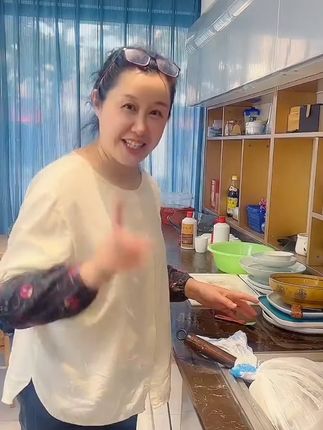 净浮生锅底黑垢清洁剂除垢剂洗锅底贴膜神器不锈钢面膜清洁膜 大壮一家四口准备自驾山东游玩,媳妇把烧黄烧焦的锅洗的像新的一样,用过的姐妹都说好 #厨房好物 #好物推荐🔥 #清洁神器