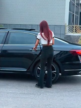 给爱车贴上麦穗金属贴。专属标志,提高车身美感,大气好看 #汽车金属车贴 #车贴 #汽车好物