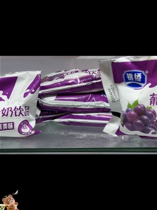 银桥葡萄味草莓白桃蜜瓜香橙白桃味牛奶饮品袋装早餐奶整箱批发