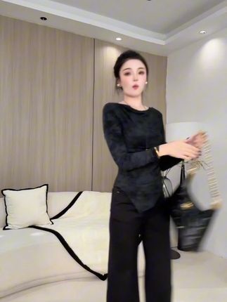 2025早秋新款长袖女短款扎染打底T恤一字肩打底衫内搭上衣女 #显瘦穿搭 #穿出高级感