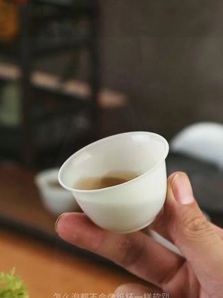 淳意一次性品茶杯带杯架加厚 PP 可定制 淳意一次性如玉品茶杯带杯架,加厚 PP 材质,功夫喝茶适用~# 一次性品茶杯 #功夫茶杯 #加厚茶杯 #无限回购的宝藏单品