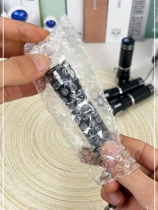 太实用了这个小手电,照明亮度高范围光,迷你小巧方便携带,多种灯光模式,晚上走夜路再不怕黑了 #强光手电 #手电筒推荐