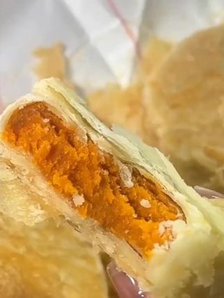 中秋月饼礼盒酥皮月饼口味月饼老月饼 #酥皮月饼 #中秋月饼礼盒 #月饼 #老月饼 #中秋月饼