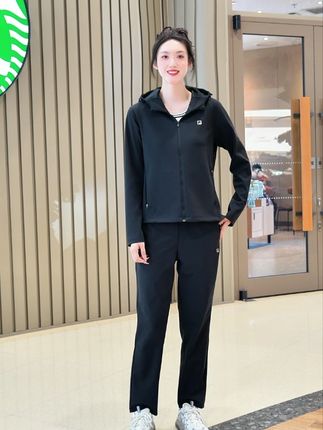 低调穿搭,高级加分。 #FILA #早秋新款 #斐乐吉林女装 #早秋穿搭 #今天穿什么
