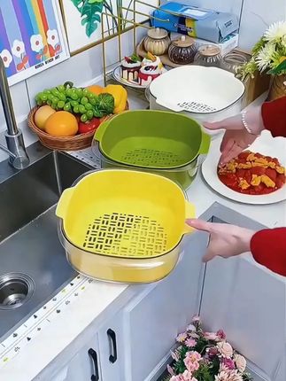 我觉得家家都要备一个这种沥水盆, 食品级PP材质, 厚实耐用, 特别耐摔, 沥水速度快, 洗菜洗水果都很好用, 而且上下间隔1厘米, 装菜装水果也不用担心被残水泡烂, 超好的!蔬菜肉类可以直接来沥水, 碗筷洗完了放进去就是个沥水盆, 太实用了!#沥水篮 #果蔬沥水篮 #好物推荐 #回购好物 #种草