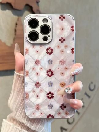 哇塞~这个蝴蝶手机壳也太好看了叭~好喜欢鸭~爱了爱了 #仙女必备 #手机壳 #这个手机壳真的长在我心巴上了 #快分享给你的好友 #拼接小花